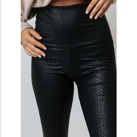 Snake print High waisted pleather leggings - Picture 7 of 11
